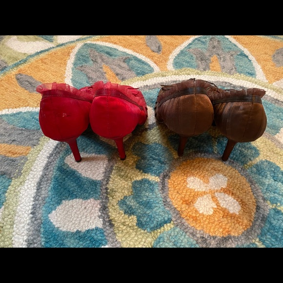 Ruffle chocolate brown heel ! - Picture 12 of 14